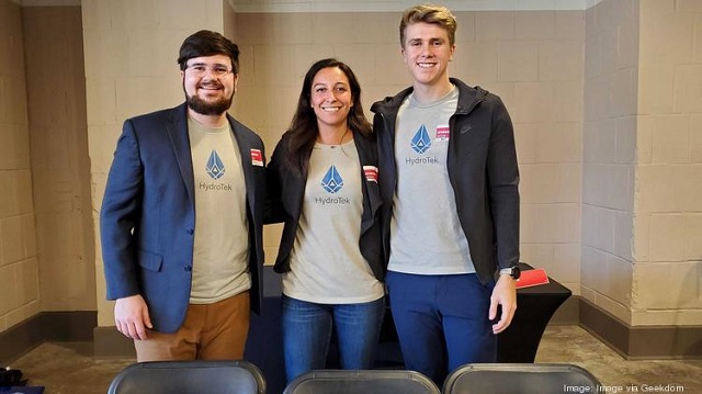 Geekdom Awards $25,000 to Smart Water Bottle Startup